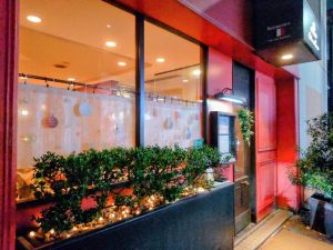 レストラン サレ・ポワヴレ入口